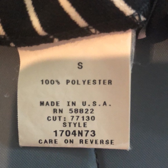 - Studio M Size S Women’s Surplice Top - Picture 5 of 6